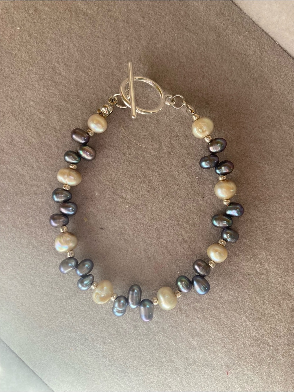 Freshwater Pearl Toggle Bracelet in Cream and Iridescent Black
